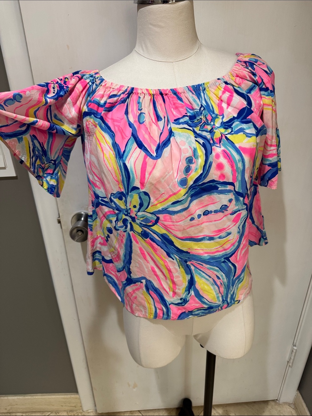 Women’s Off-Shoulder Floral Print Top in Pink